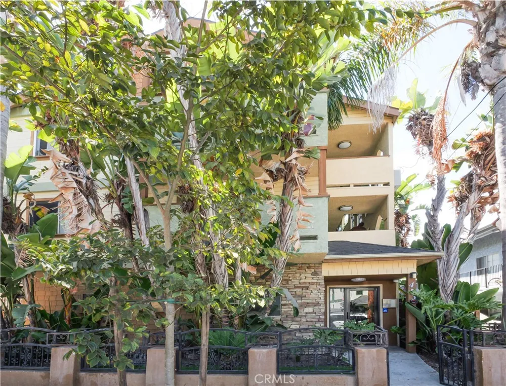 453 Almond Avenue #6 Long Beach, CA 90802