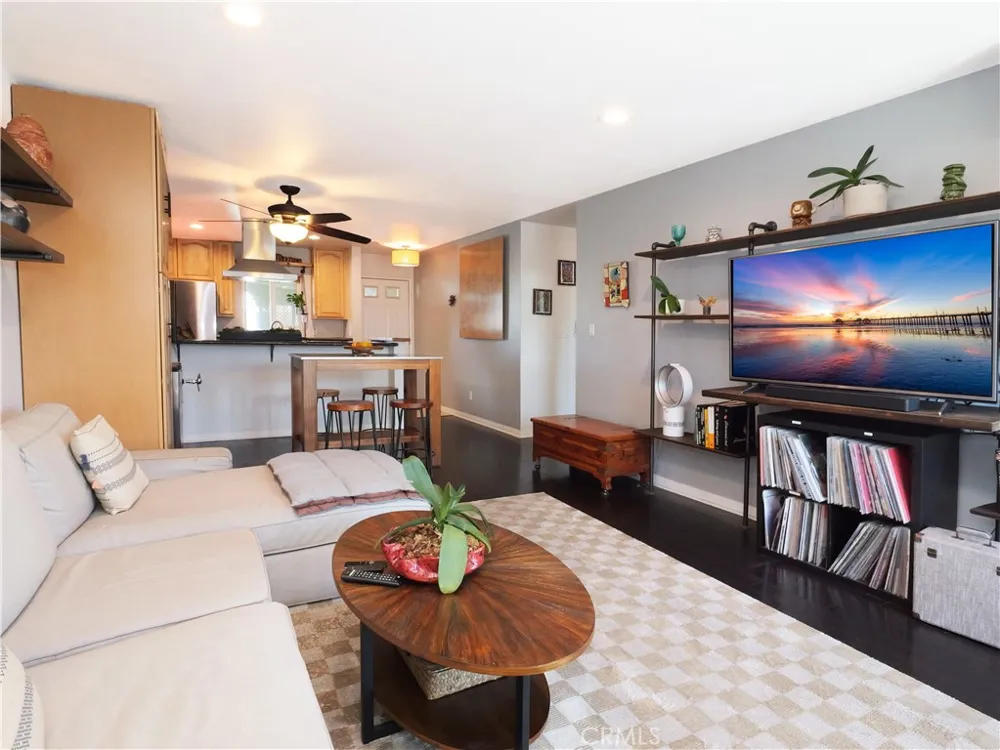 453 Almond Avenue #6 Long Beach, CA 90802