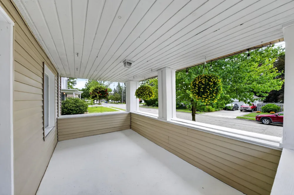33 E 2nd Street Milan, MI 48160