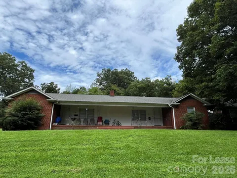 1049 E Main Street