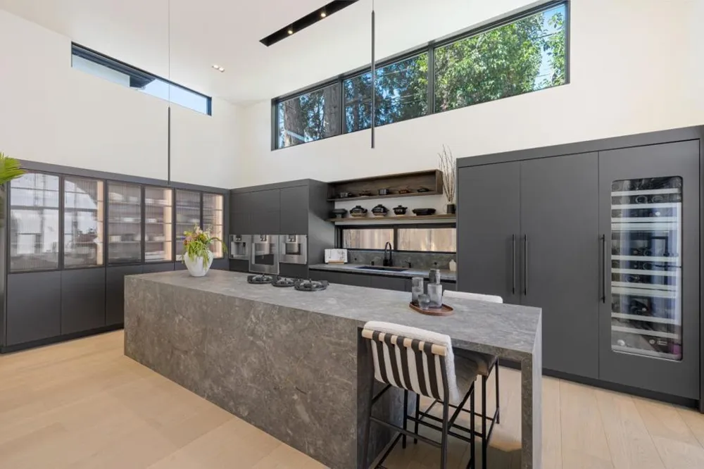 947 Colonial Lane Palo Alto, CA 94303
