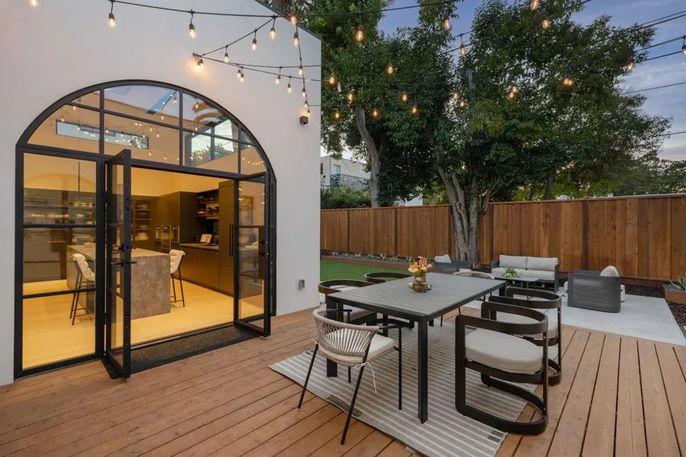 947 Colonial Lane Palo Alto, CA 94303