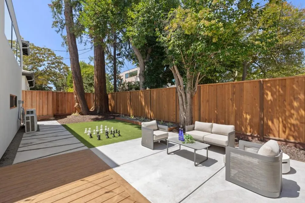947 Colonial Lane Palo Alto, CA 94303