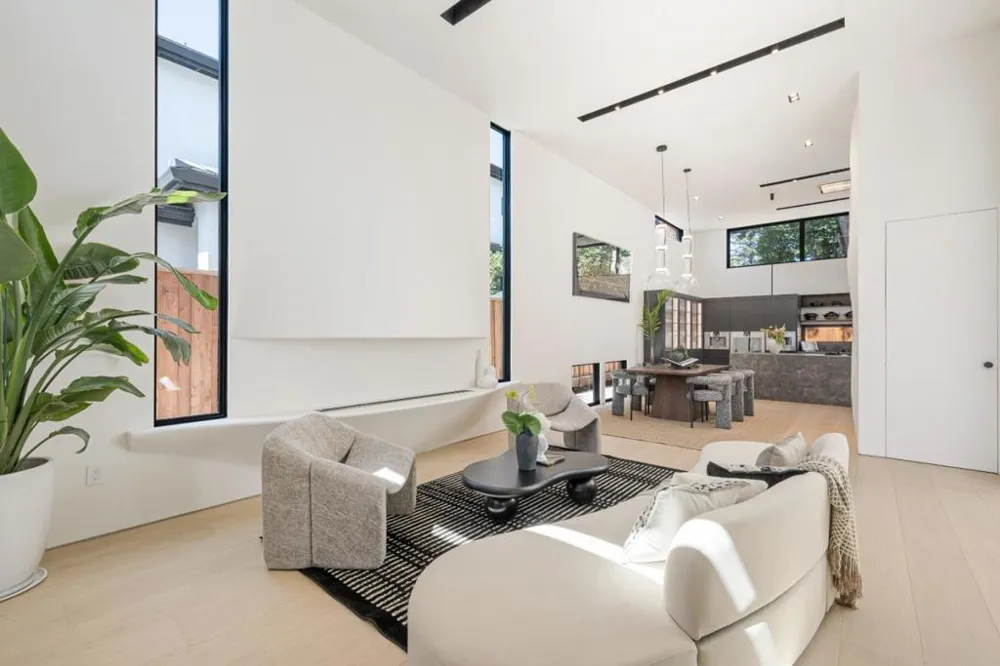 947 Colonial Lane Palo Alto, CA 94303