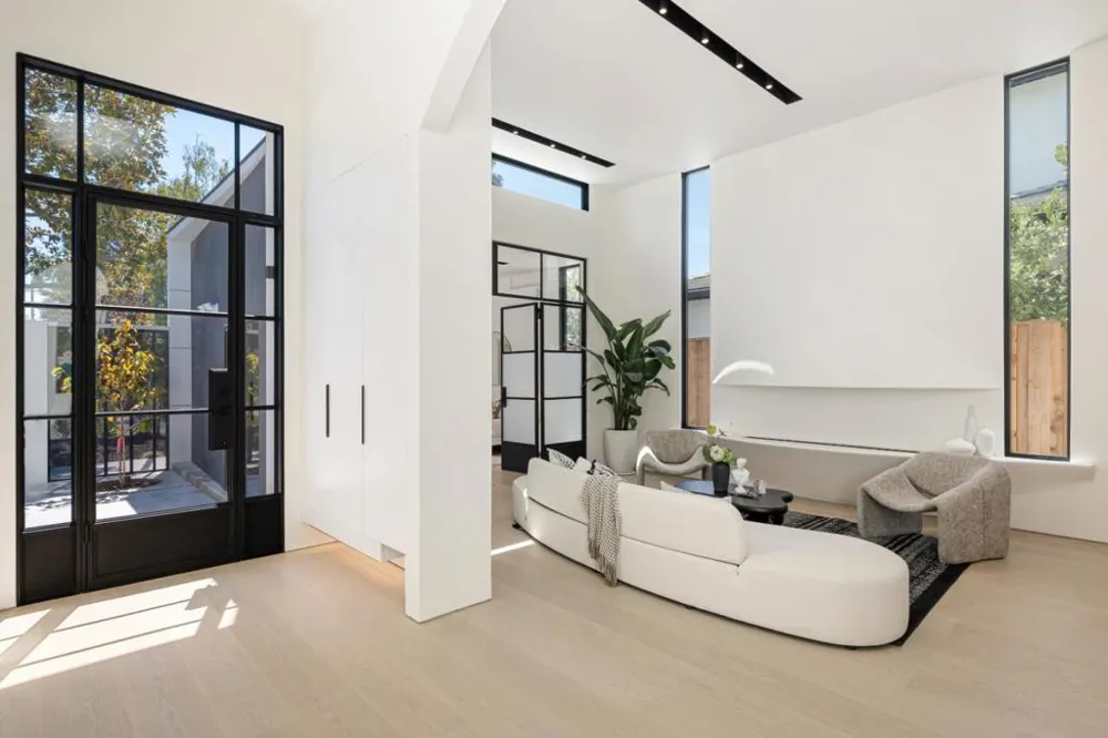 947 Colonial Lane Palo Alto, CA 94303
