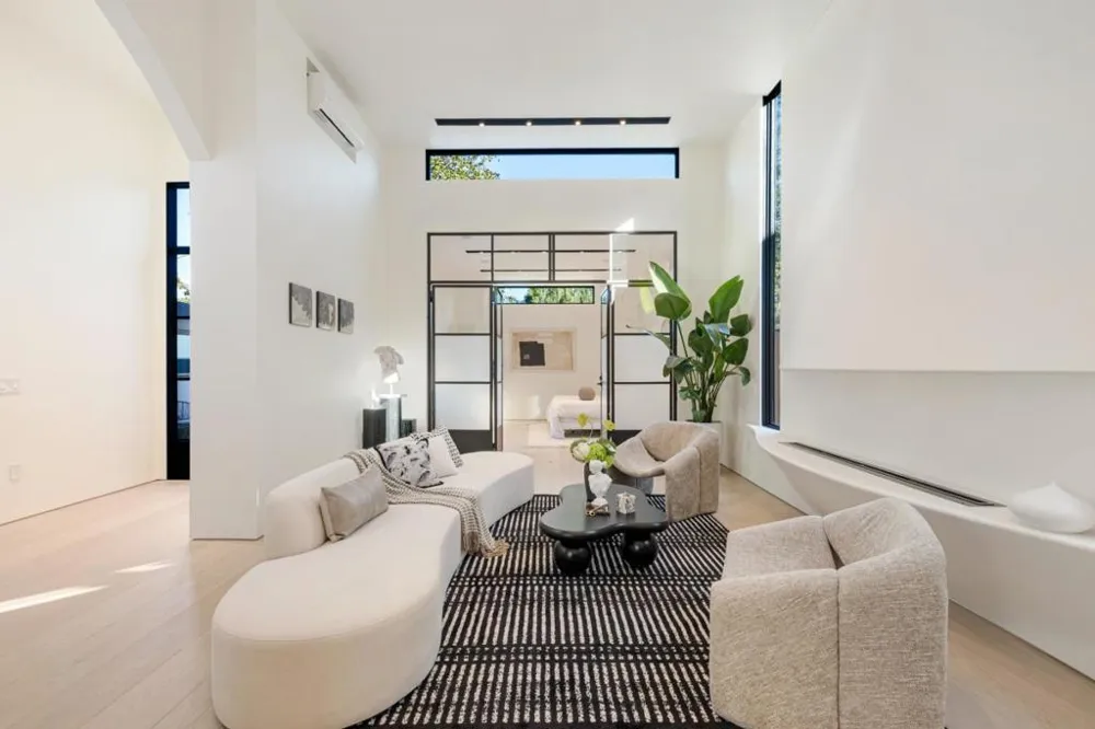 947 Colonial Lane Palo Alto, CA 94303