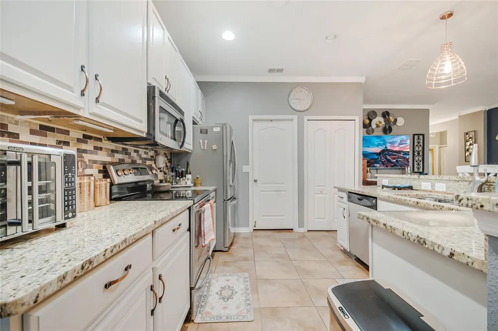 2843 JASPER RUN Kissimmee, FL 34758