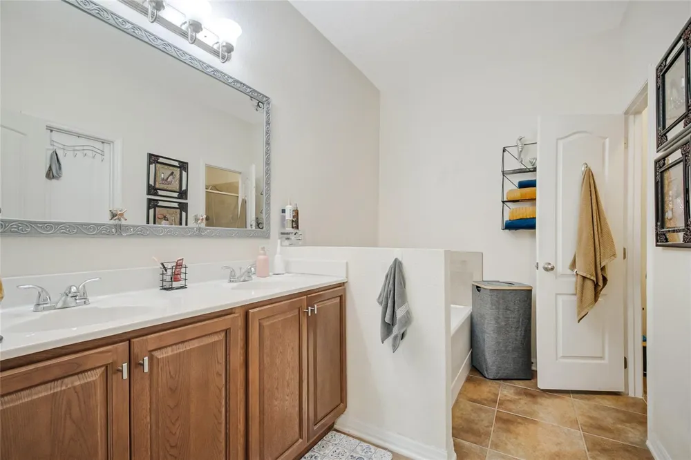 2843 JASPER RUN Kissimmee, FL 34758