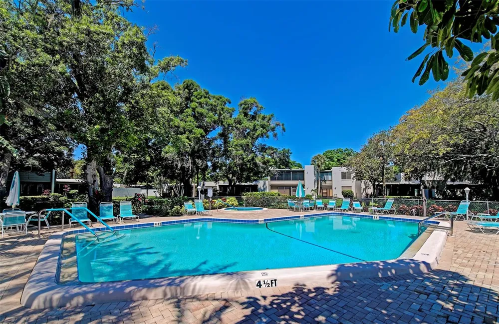 113 PINEHURST DRIVE #113 Bradenton, FL 34210