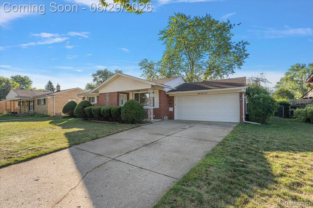 8860 Kidley Drive Sterling Heights City, MI 48314