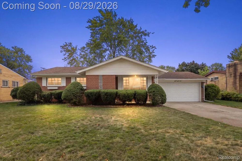 8860 Kidley Drive Sterling Heights City, MI 48314