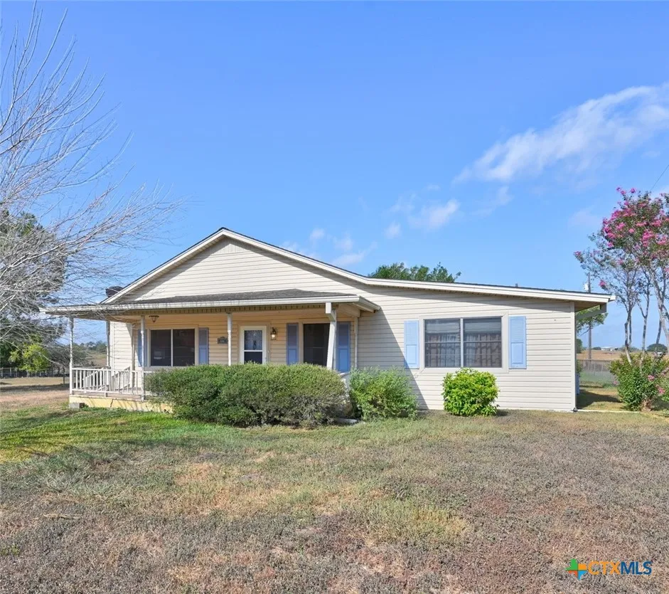 1134 State Higway 95 Shiner, TX 77984