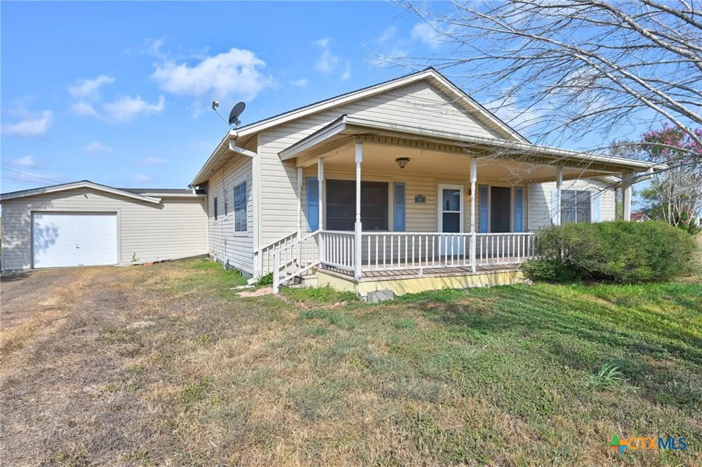 1134 State Higway 95 Shiner, TX 77984