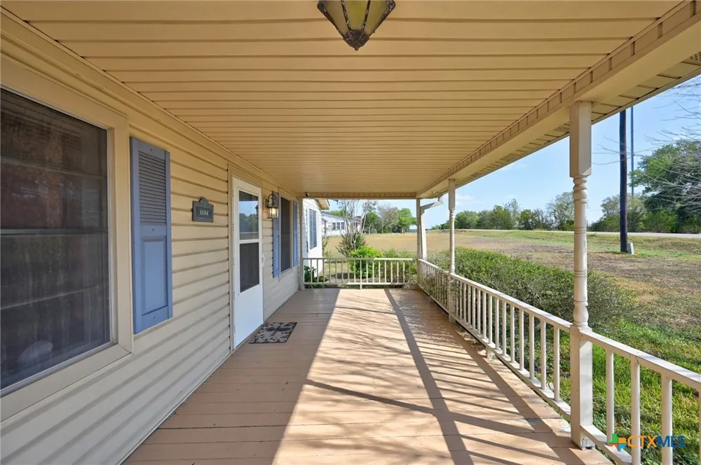 1134 State Higway 95 Shiner, TX 77984