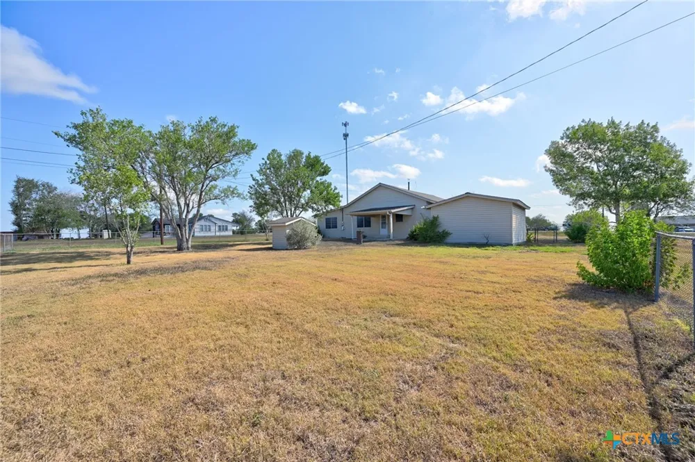 1134 State Higway 95 Shiner, TX 77984