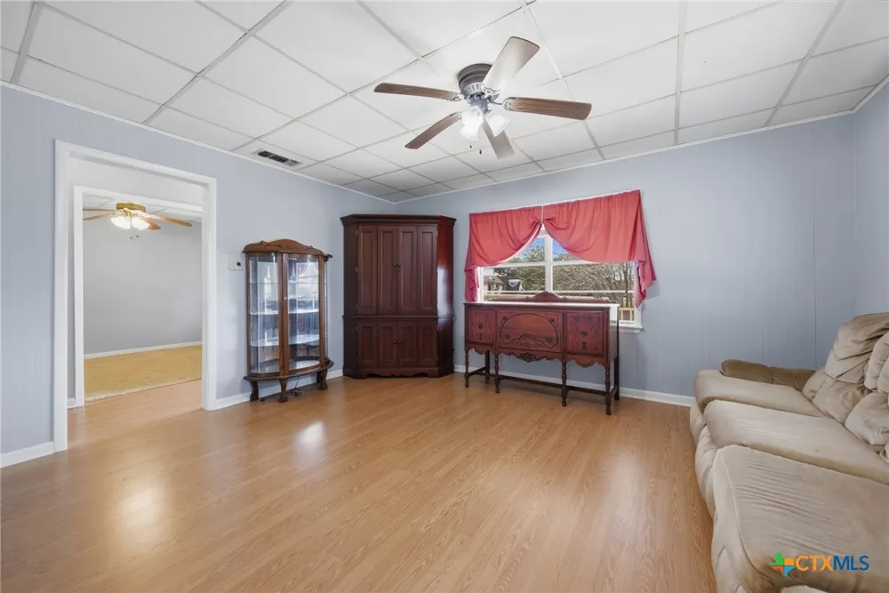 1134 State Higway 95 Shiner, TX 77984
