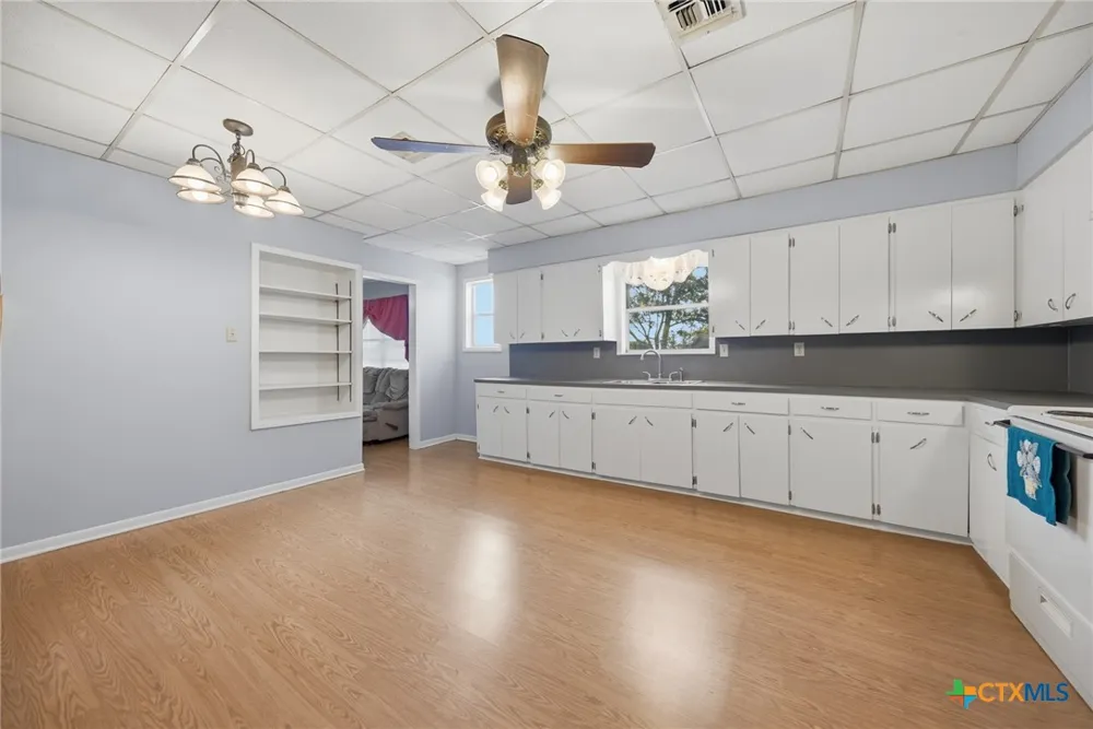 1134 State Higway 95 Shiner, TX 77984