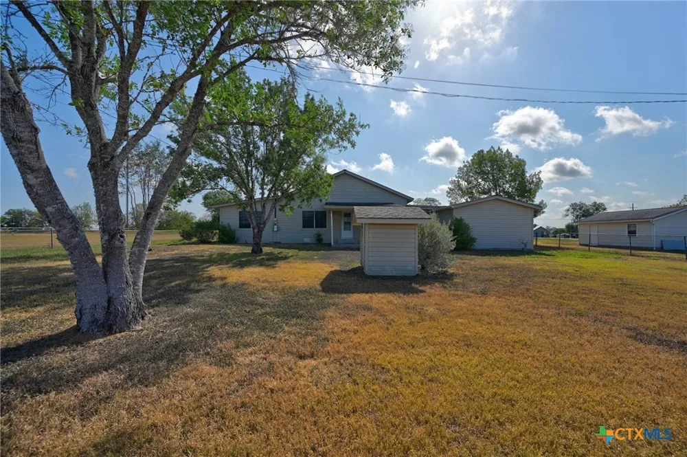 1134 State Higway 95 Shiner, TX 77984