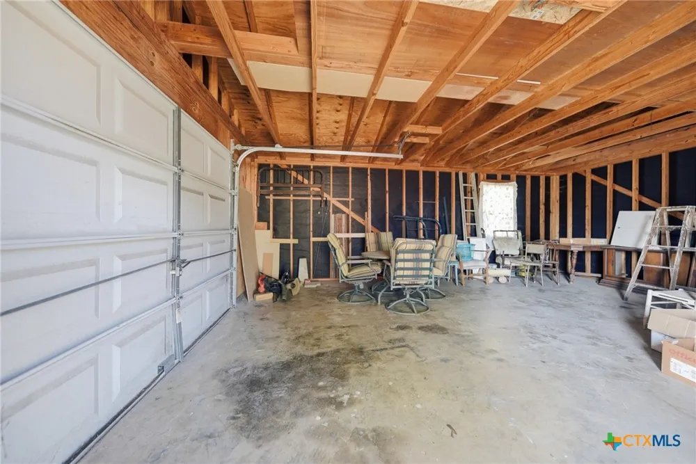 1134 State Higway 95 Shiner, TX 77984