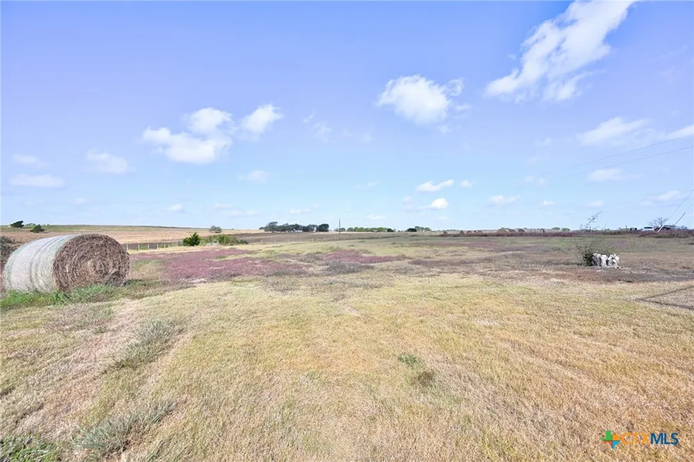 1134 State Higway 95 Shiner, TX 77984