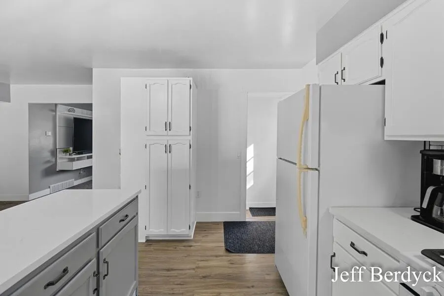 934 Harding Street NW Walker City, MI 49544