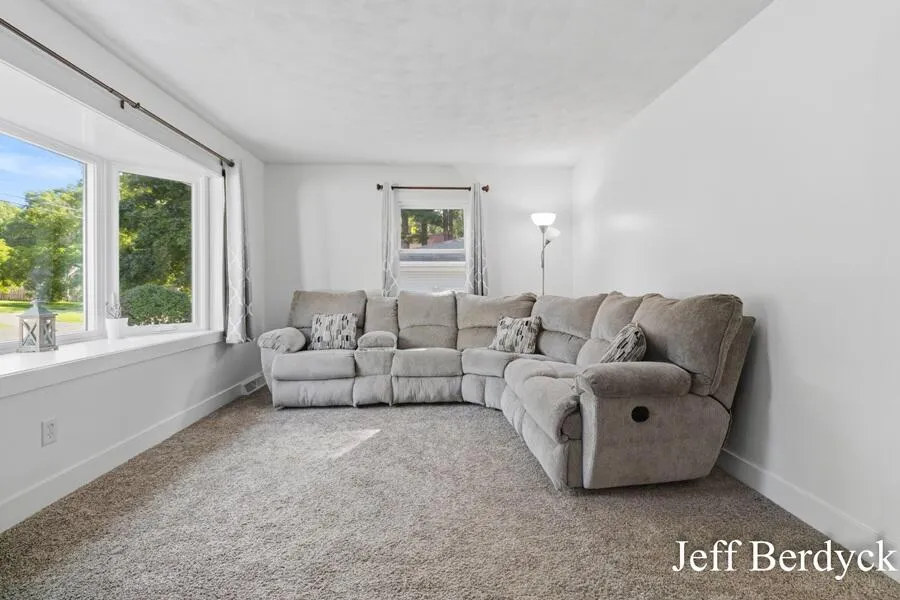 934 Harding Street NW Walker City, MI 49544