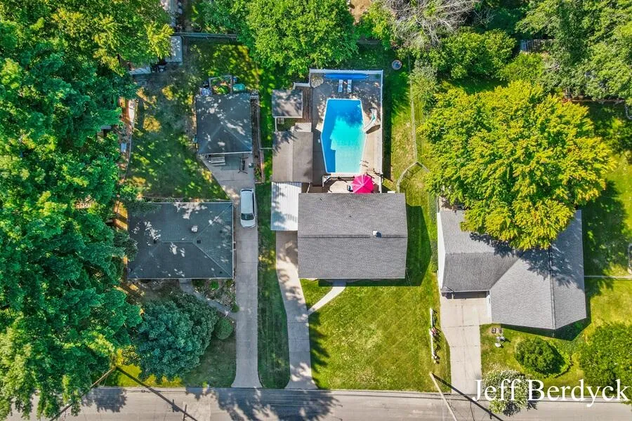 934 Harding Street NW Walker City, MI 49544