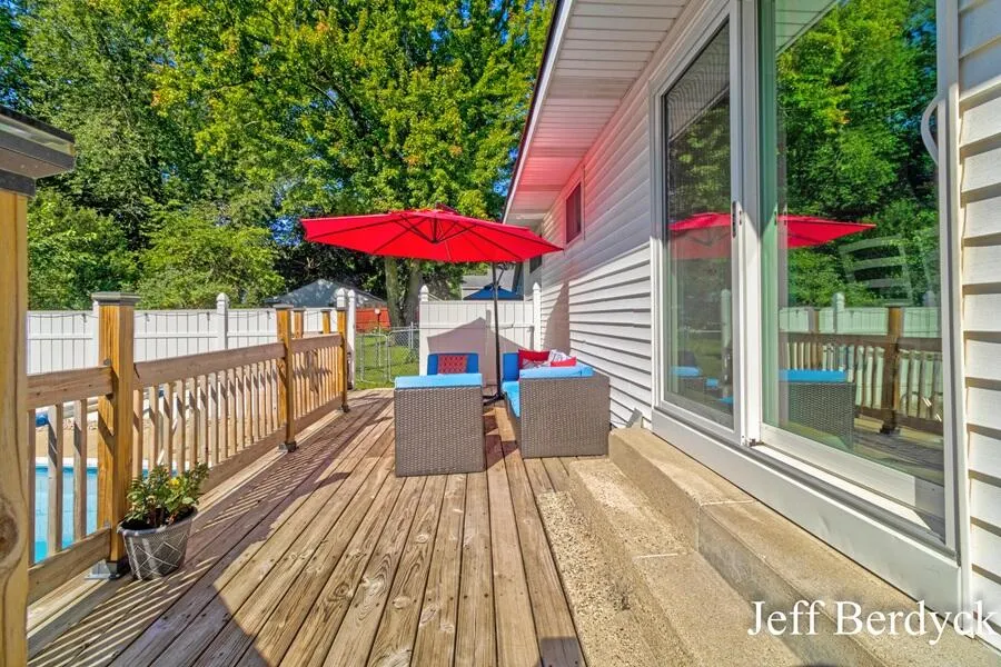 934 Harding Street NW Walker City, MI 49544