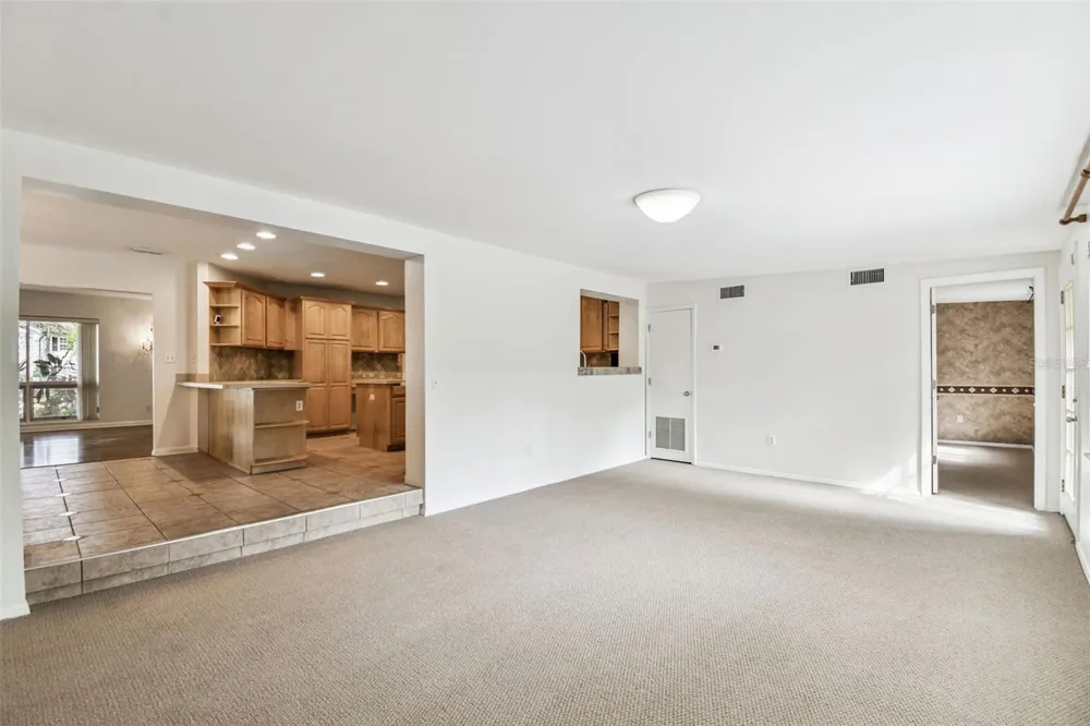 4508 HENDERSON BOULEVARD Tampa, FL 33629