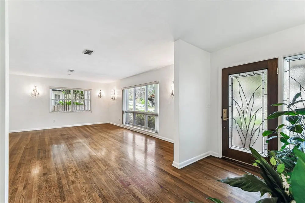4508 HENDERSON BOULEVARD Tampa, FL 33629