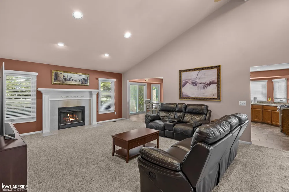 21225 Parkstone Drive Macomb Township, MI 48044
