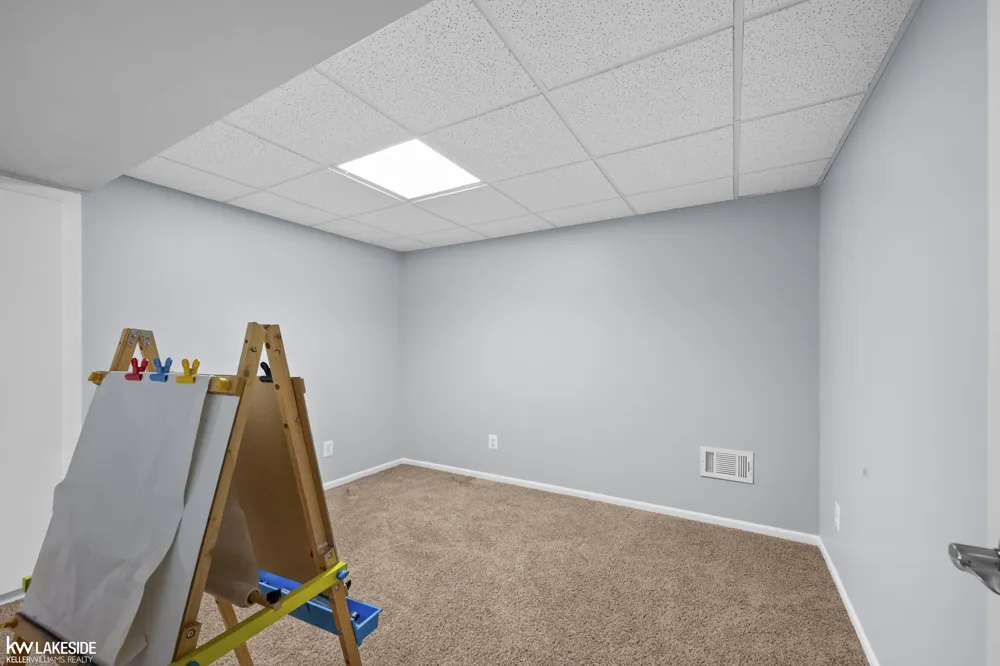 21225 Parkstone Drive Macomb Township, MI 48044
