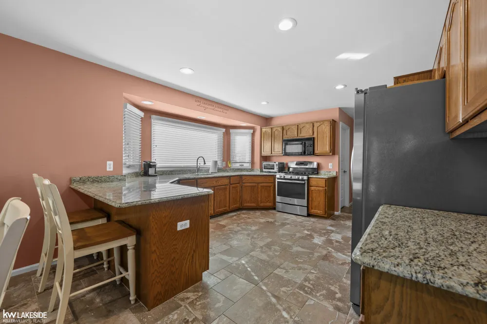 21225 Parkstone Drive Macomb Township, MI 48044