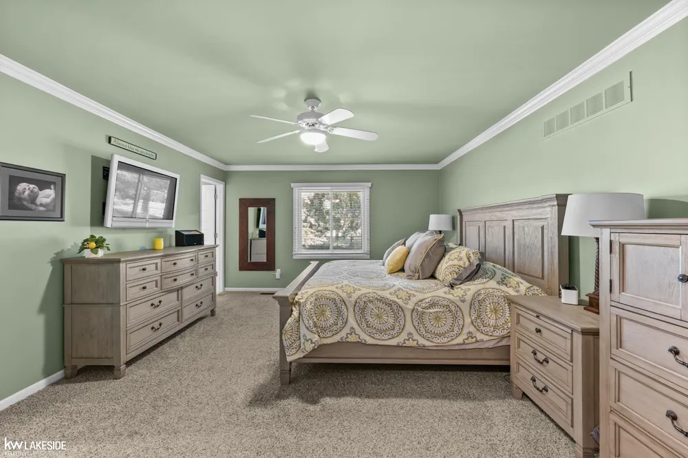 21225 Parkstone Drive Macomb Township, MI 48044