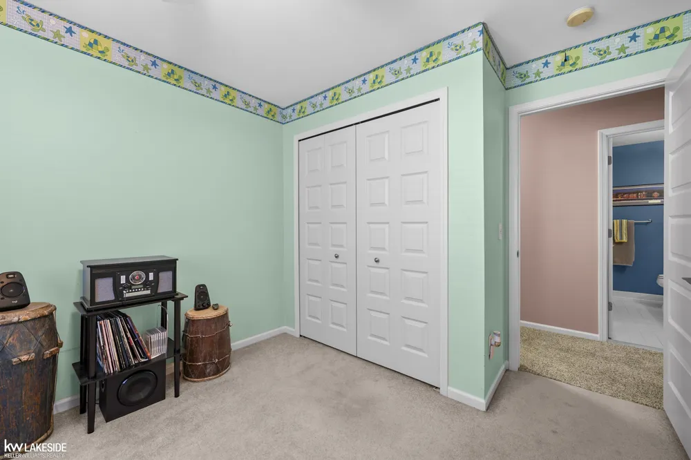 21225 Parkstone Drive Macomb Township, MI 48044