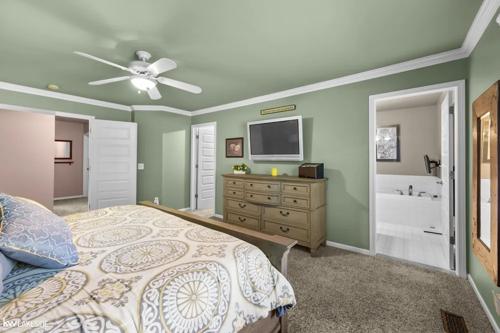 21225 Parkstone Drive Macomb Township, MI 48044