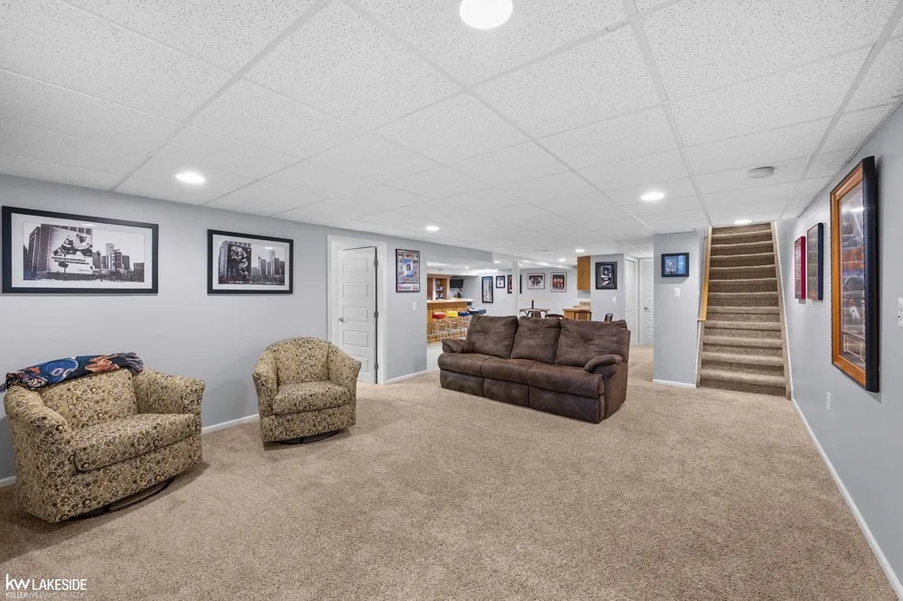 21225 Parkstone Drive Macomb Township, MI 48044