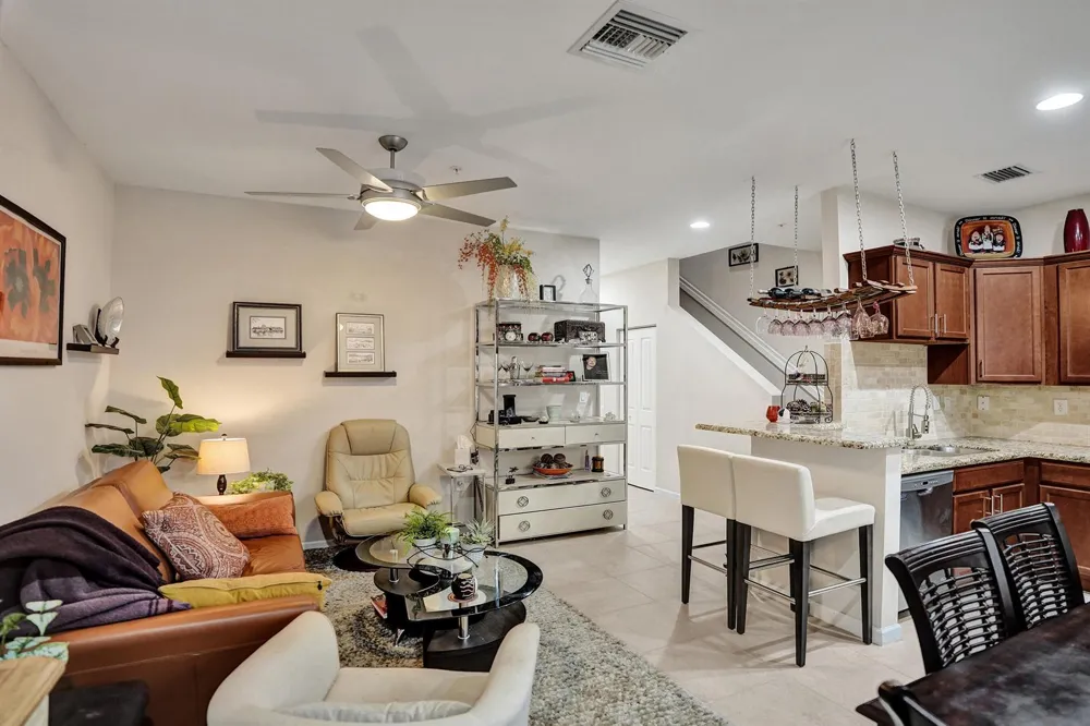 612 SW 3RD AVENUE Pompano Beach, FL 33060