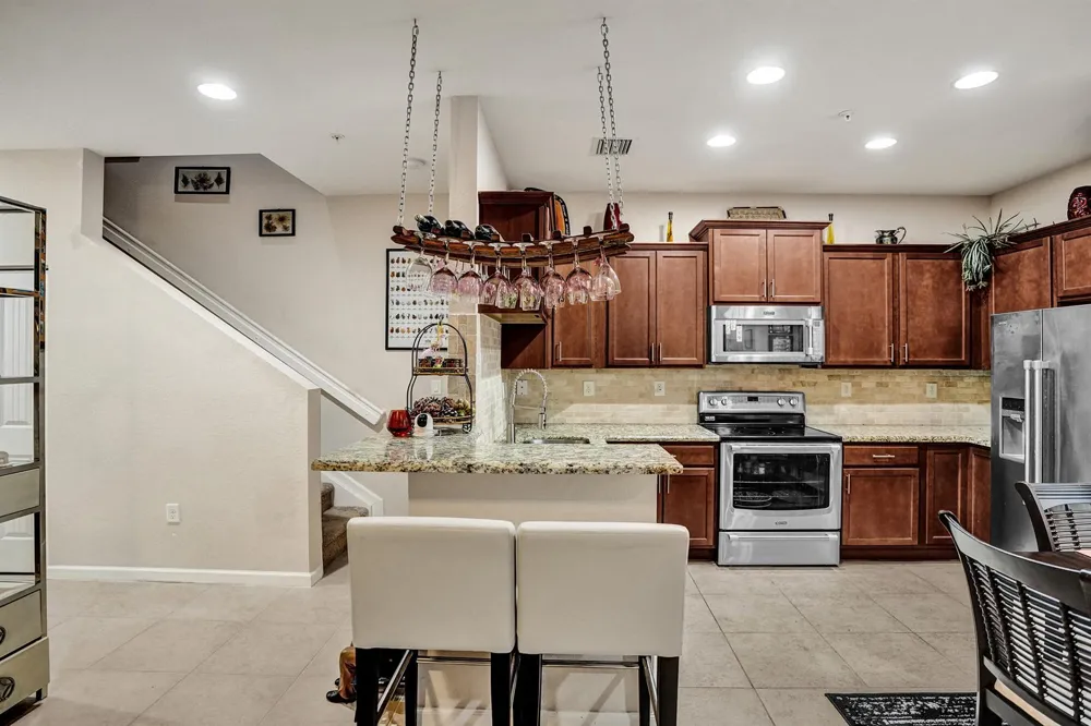 612 SW 3RD AVENUE Pompano Beach, FL 33060