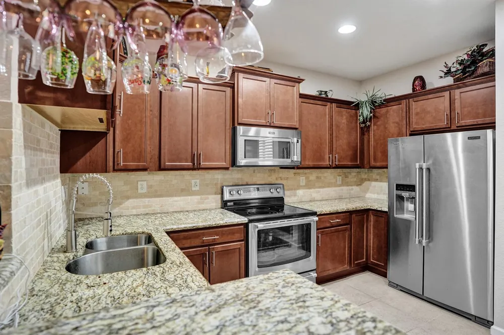 612 SW 3RD AVENUE Pompano Beach, FL 33060