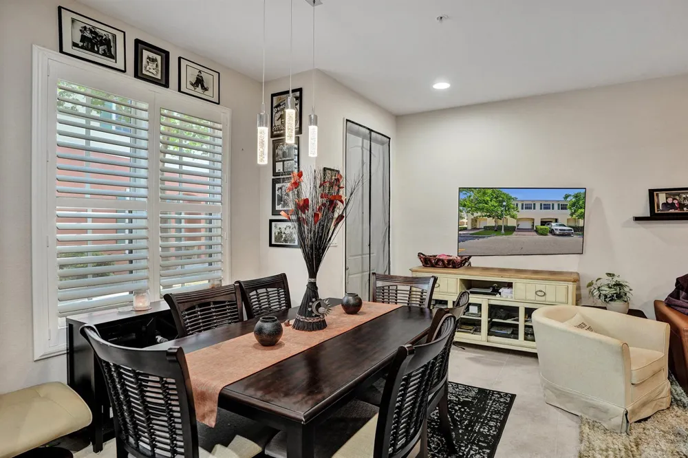 612 SW 3RD AVENUE Pompano Beach, FL 33060