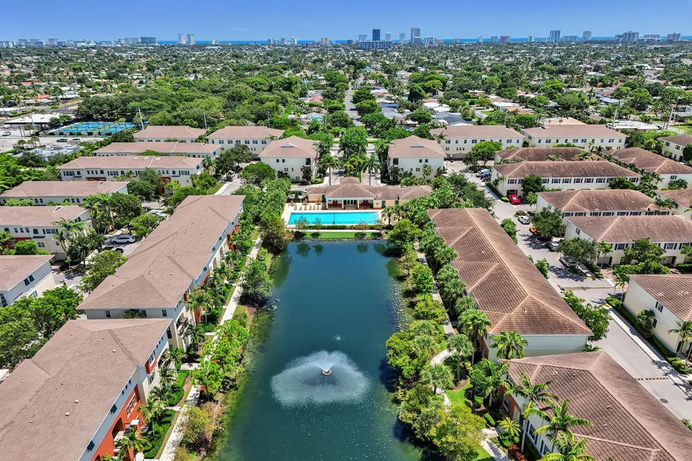 612 SW 3RD AVENUE Pompano Beach, FL 33060