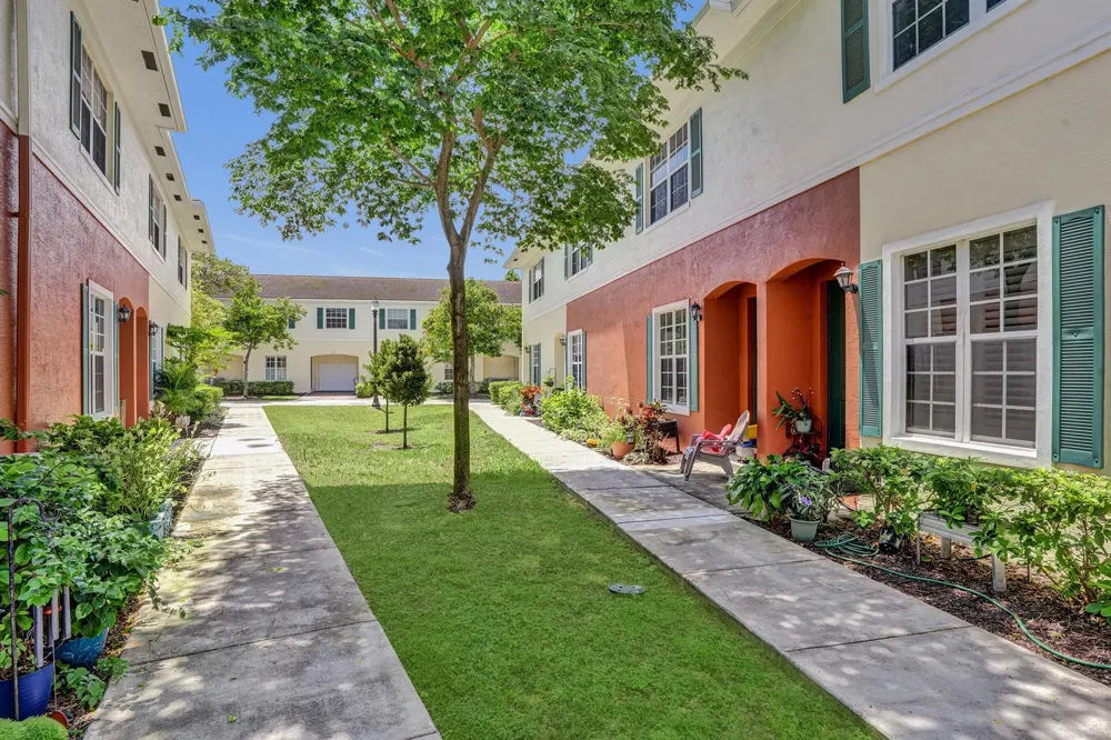 612 SW 3RD AVENUE Pompano Beach, FL 33060