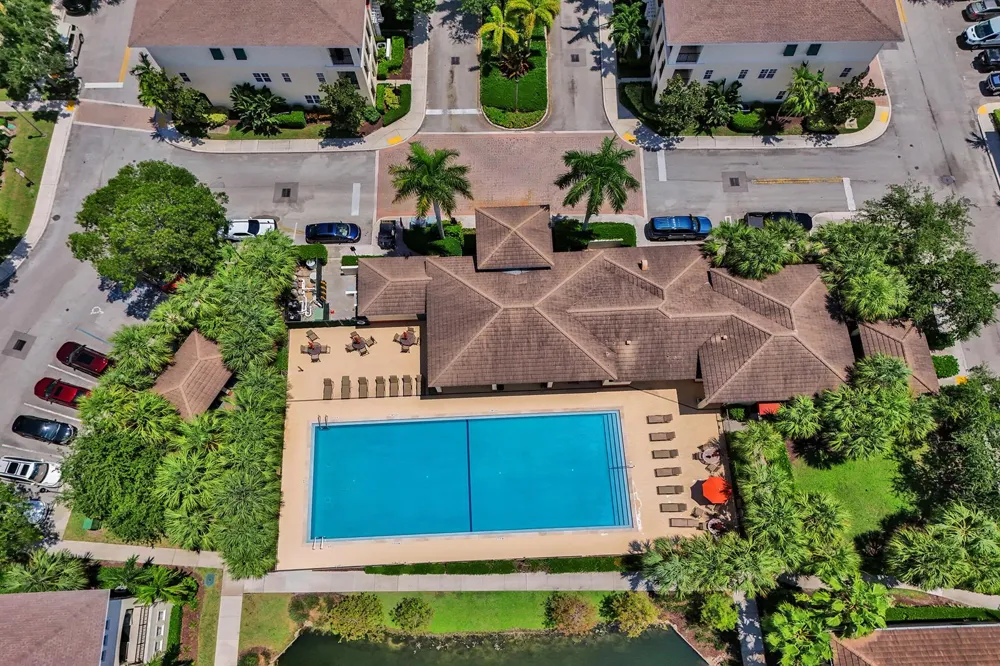 612 SW 3RD AVENUE Pompano Beach, FL 33060