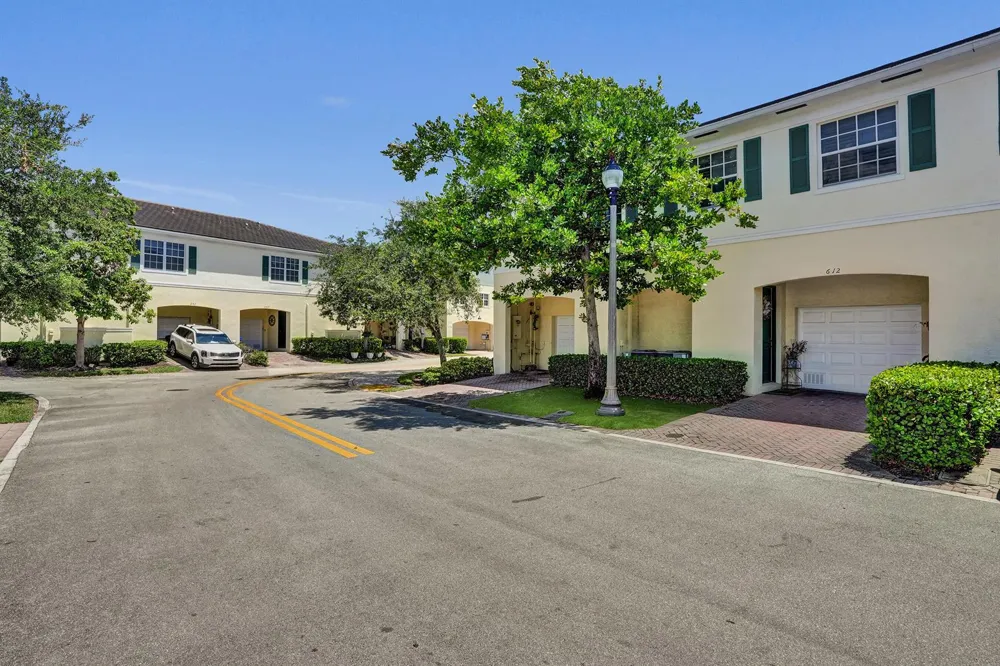 612 SW 3RD AVENUE Pompano Beach, FL 33060