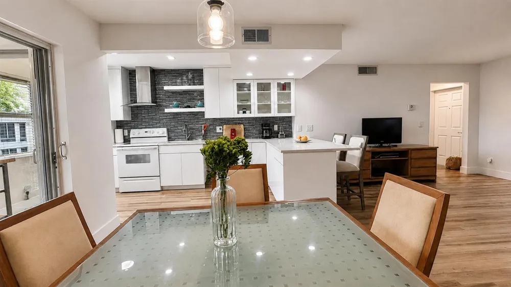 21 COLONIAL CLUB DRIVE #303 Boynton Beach, FL 33435