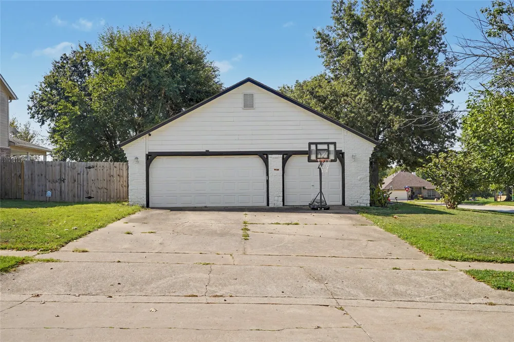 1105 84th Street Broken Arrow, OK 74014