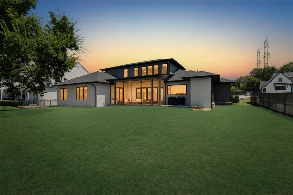 12910 S 28th Place Bixby, OK 74008