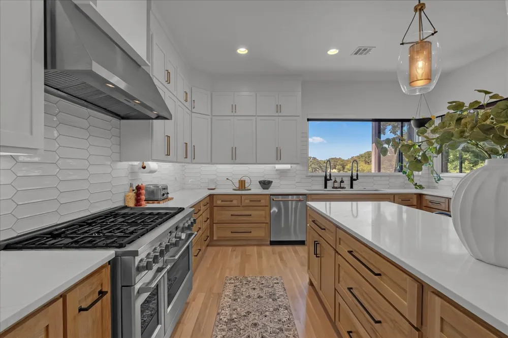 12910 S 28th Place Bixby, OK 74008