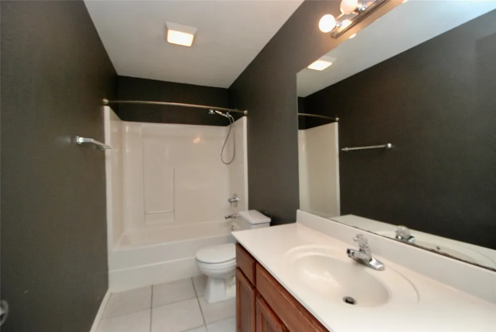 4944 S 204 AVENUE E Broken Arrow, OK 74014